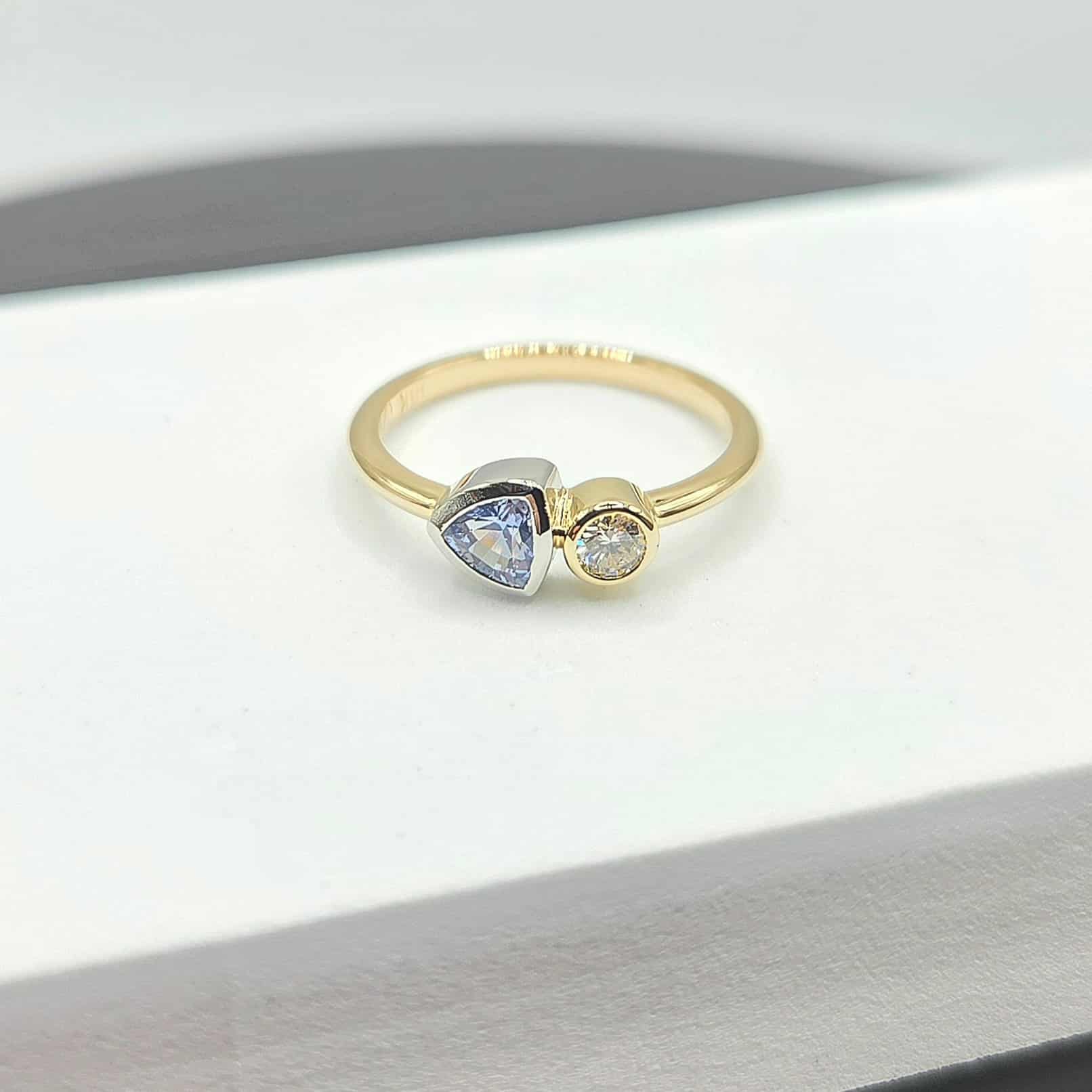 Sapphire & Diamond Ring — thumbnail 1