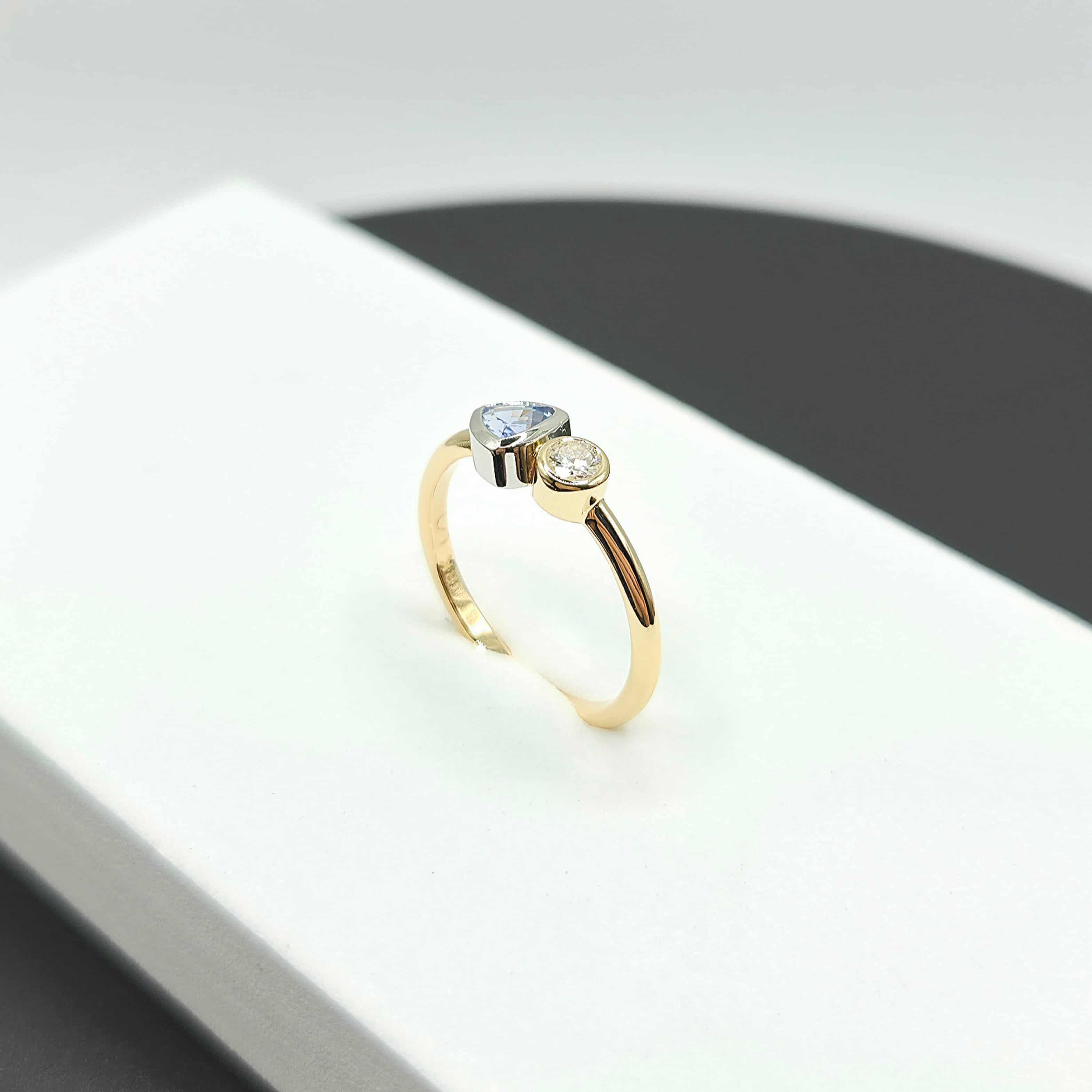 Sapphire & Diamond Ring — thumbnail 3